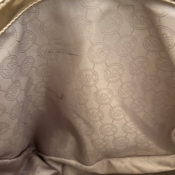 MICHAEL Michael Kors Metallic Gold Mirror Signature PVC and Leather East-West T - Picture 5 of 16